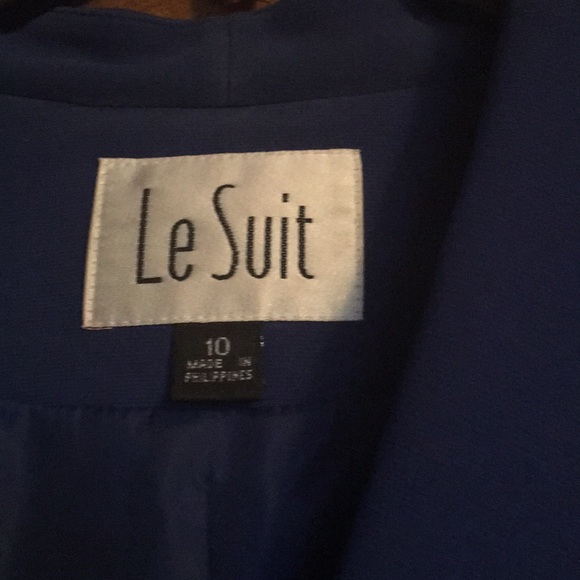 Le Suit brand suit. - Picture 4 of 4